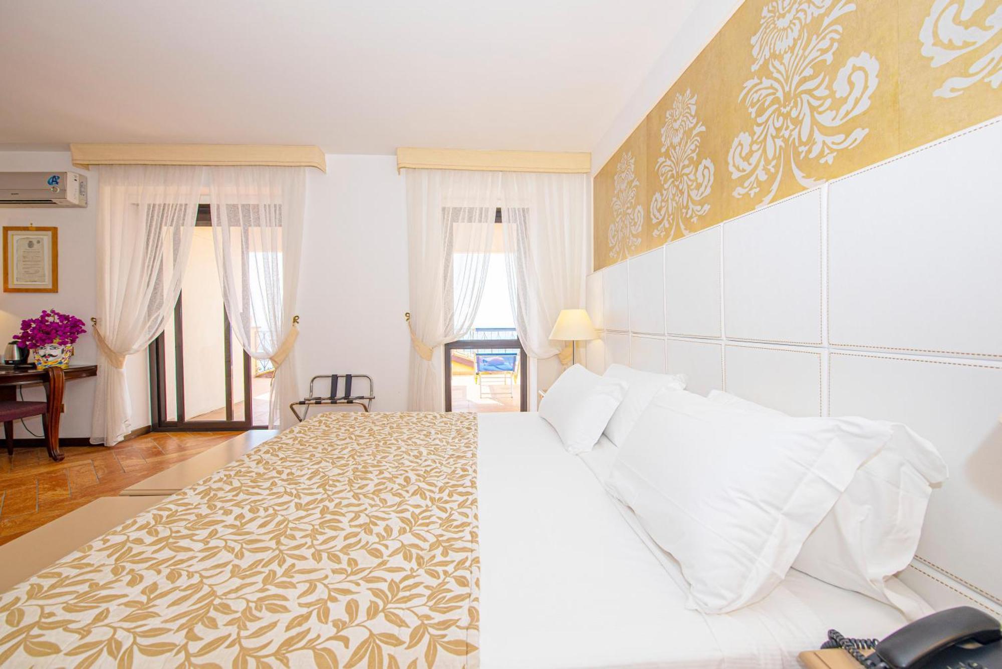 Baia Taormina - Cdshotels Forza dʼAgro Esterno foto