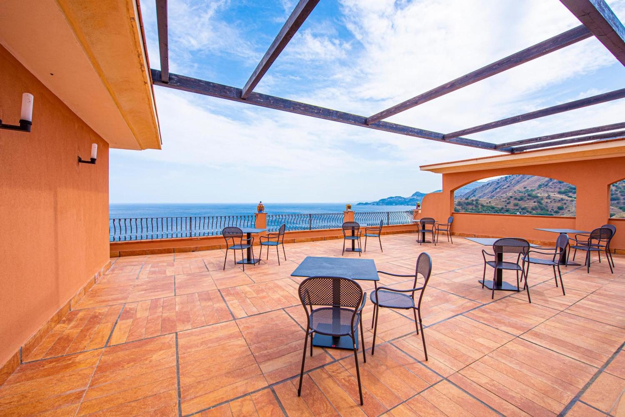 Baia Taormina - Cdshotels Forza dʼAgro Esterno foto